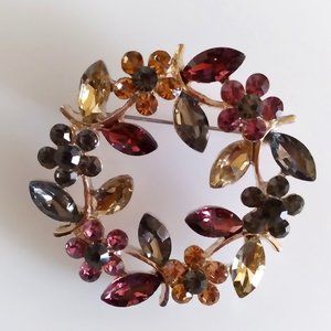 Beautiful Vintage Style Brooch with Warm Colored Rhinestones